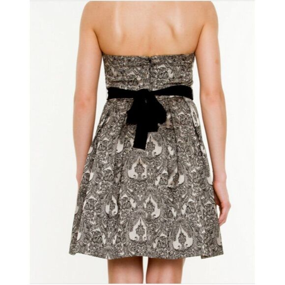 Le Chateau Jacquard Print Fit & Flare Dress Champagne & Black Size XXL - Picture 3 of 4
